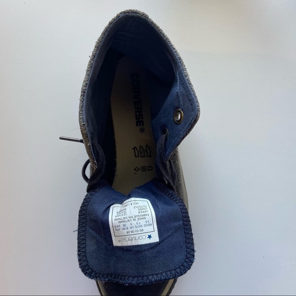 ✨RARE 2000 VINTAGE LEATHER CONVERSE! - Picture 6 of 8